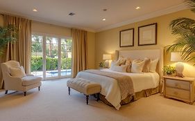 The Hotel Fairmount Plaza Near Igi Airport